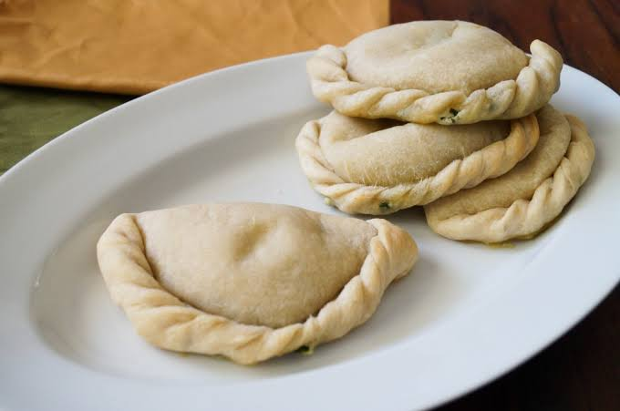 best empanada de espinaca near me